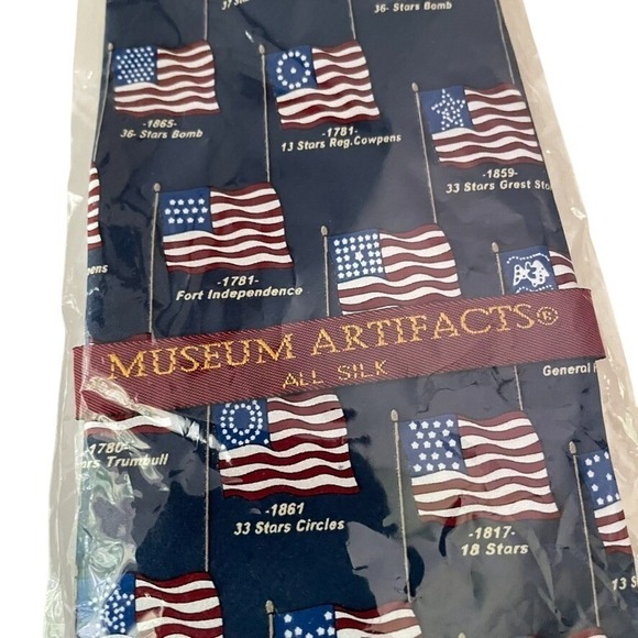 Museum Artifacts Other - Museum Artifacts Silk Tie Historic‎ American Flags Patriotic NIP
